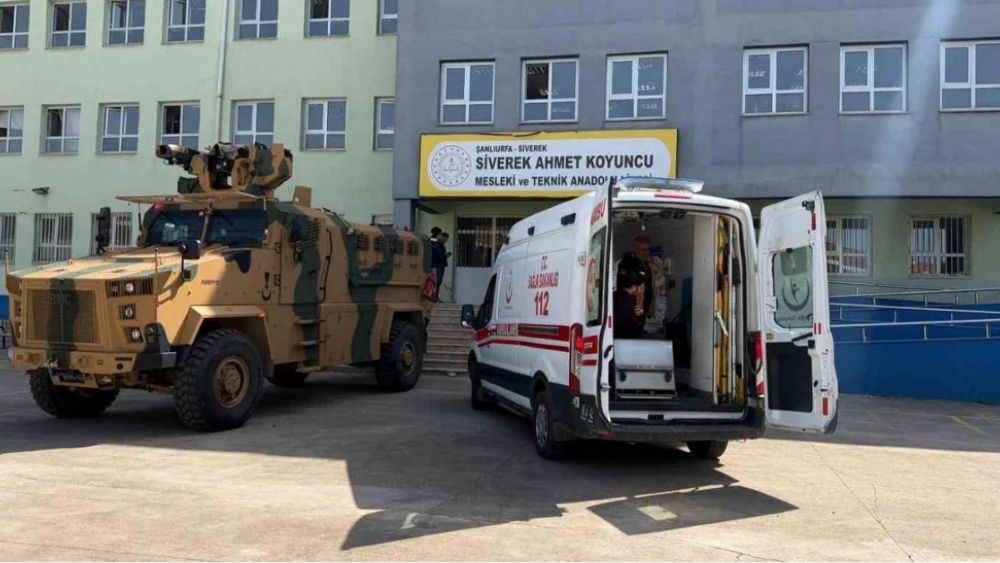 Siverek'te Lisede Silahlı Saldırı: Yaralılar Var, Özel Harekat Okulu Ablukaya Aldı